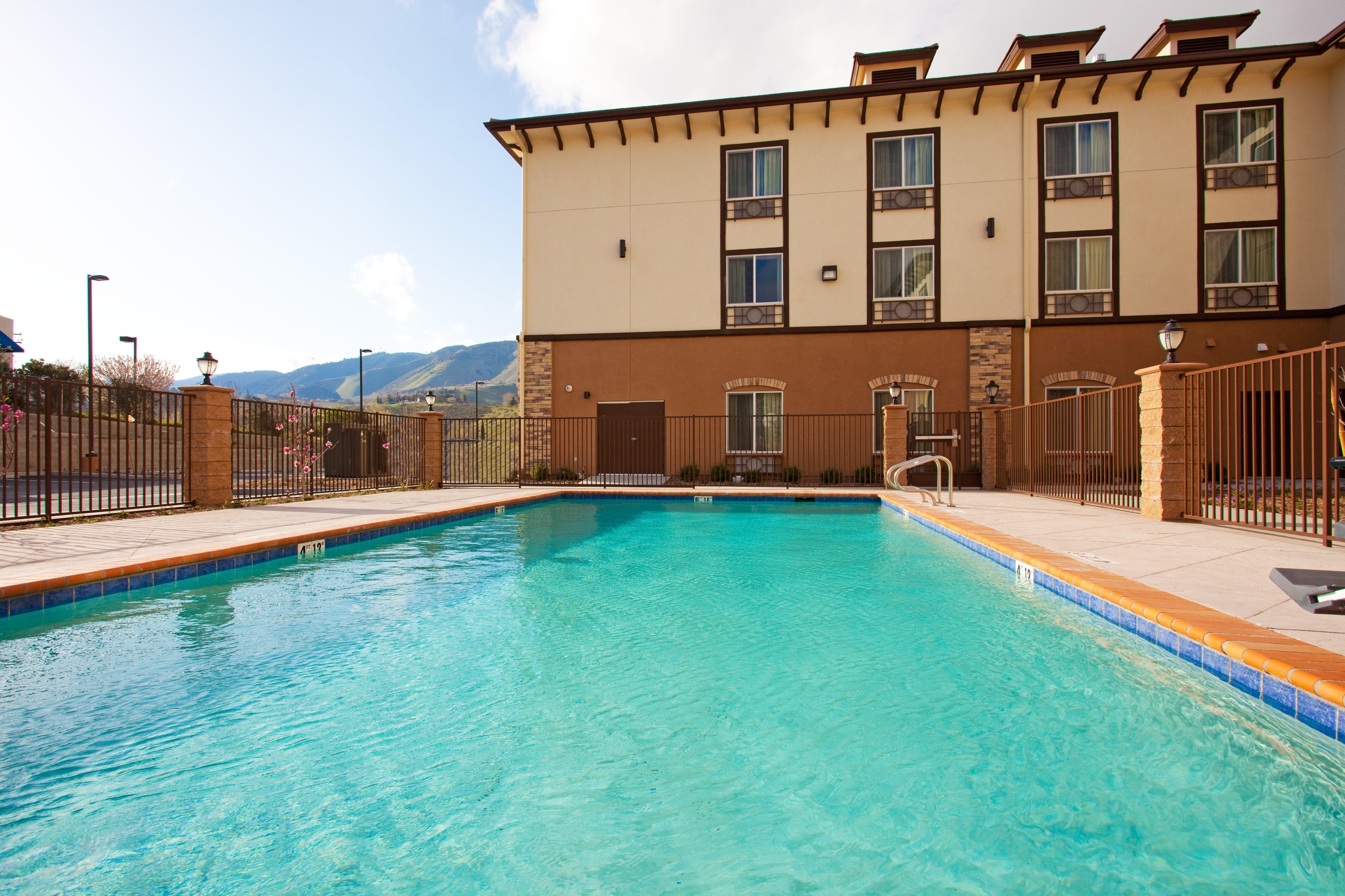 Holiday Inn Express & Suites Frazier Park By Ihg Lebec Екстер'єр фото