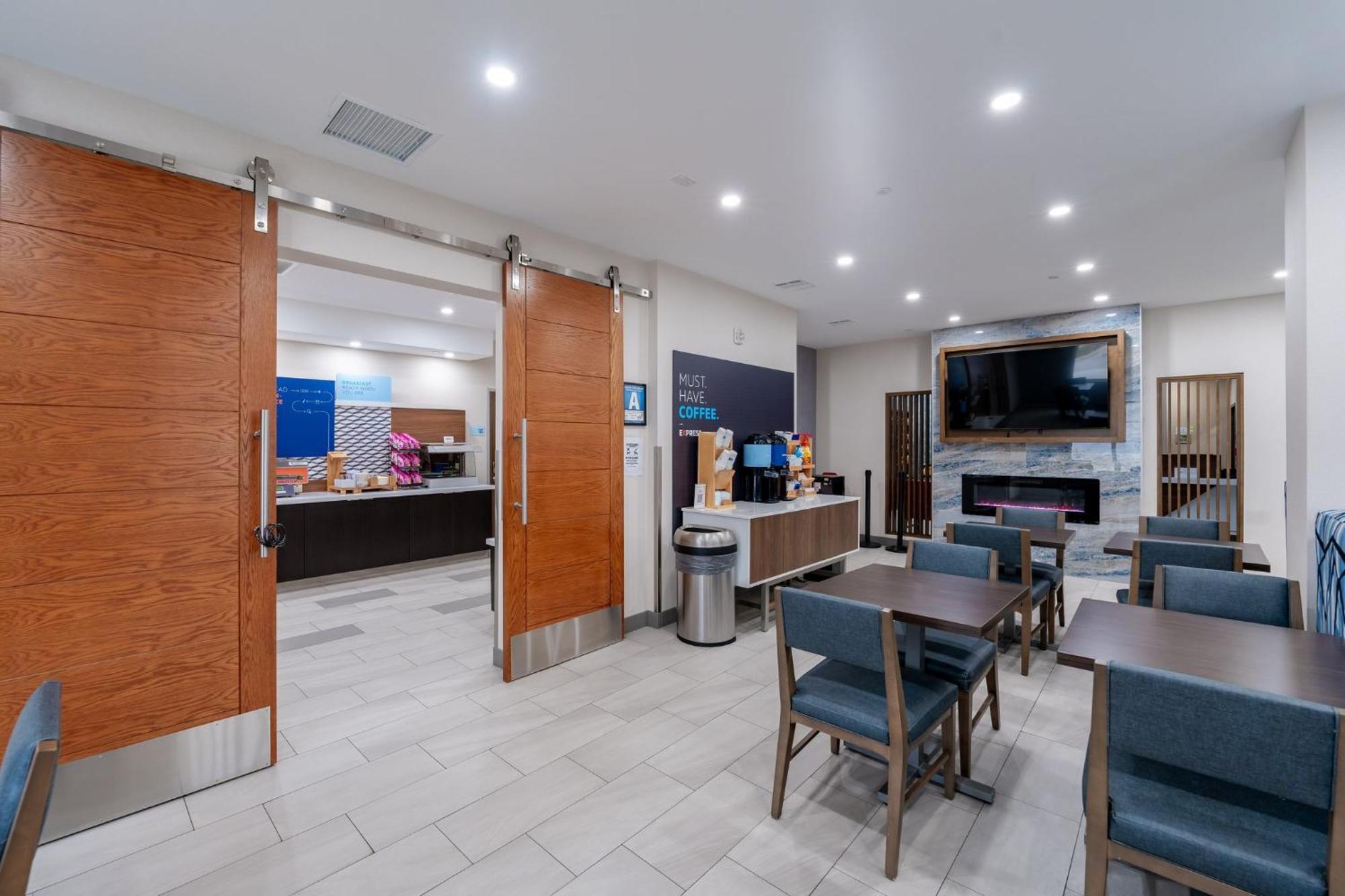 Holiday Inn Express & Suites Frazier Park By Ihg Lebec Екстер'єр фото