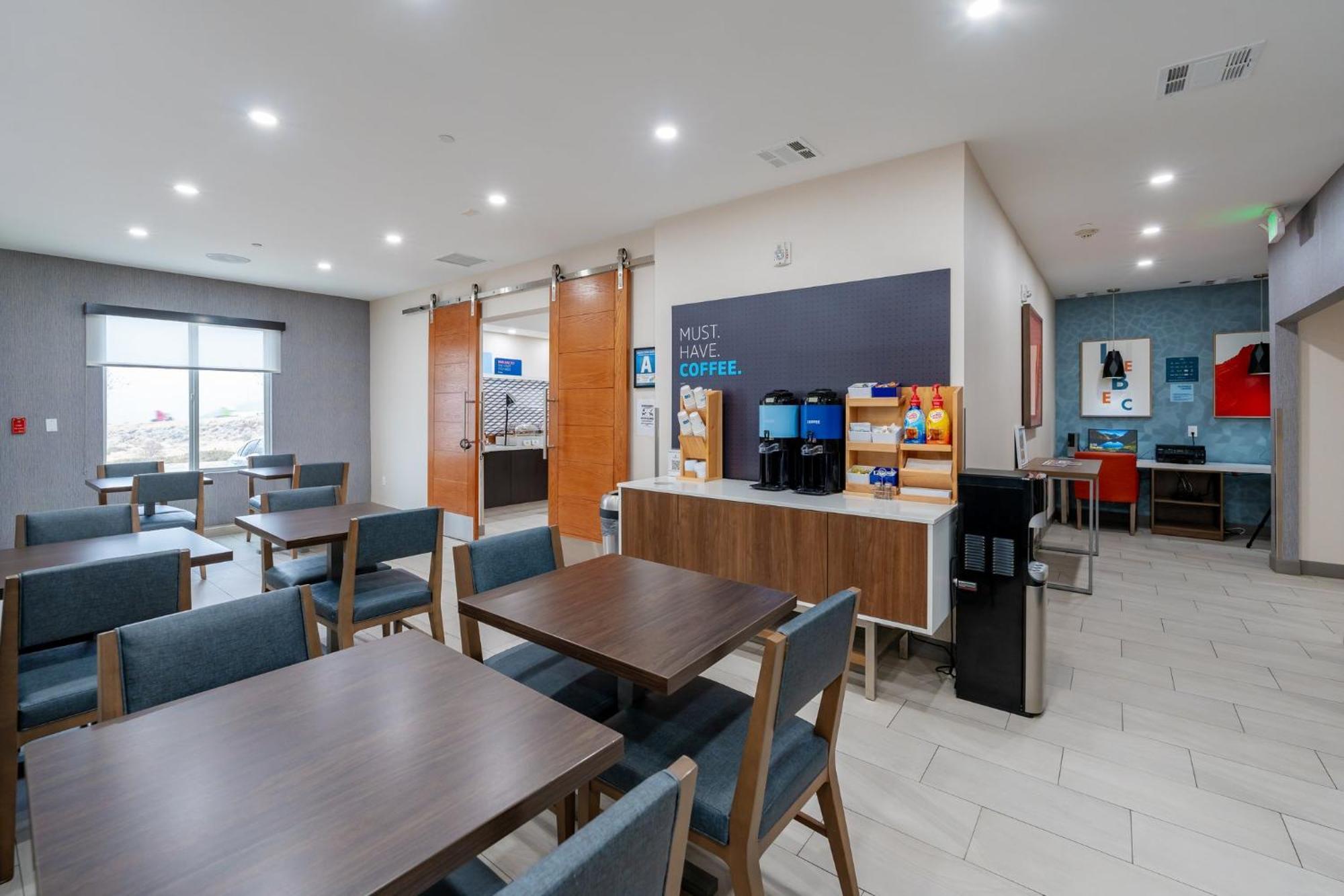 Holiday Inn Express & Suites Frazier Park By Ihg Lebec Екстер'єр фото